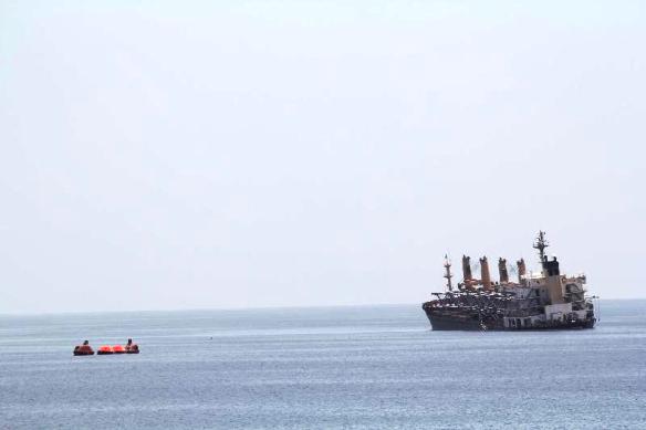 2013.04.01 -  Rescue of Burning Bulk Carrier by NATO Forces Figure 3