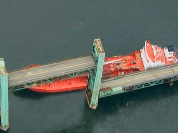 2013.04.02 - Tanker Harbour Feature Allision with Bridge Figure 3