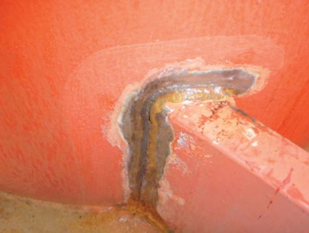 2013.10.25 - Cracks in Deck Longitudinals at Connection to Deck Openings Figure 2